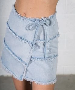 Very J Women's Clothing Frayed Detail Denim Mini Skort