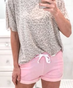 Le Lis Taupe Leopard Print Cropped Tee