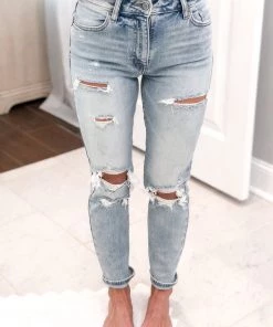 Euina Tobi High Rise Distressed Mom Jeans - Light Wash
